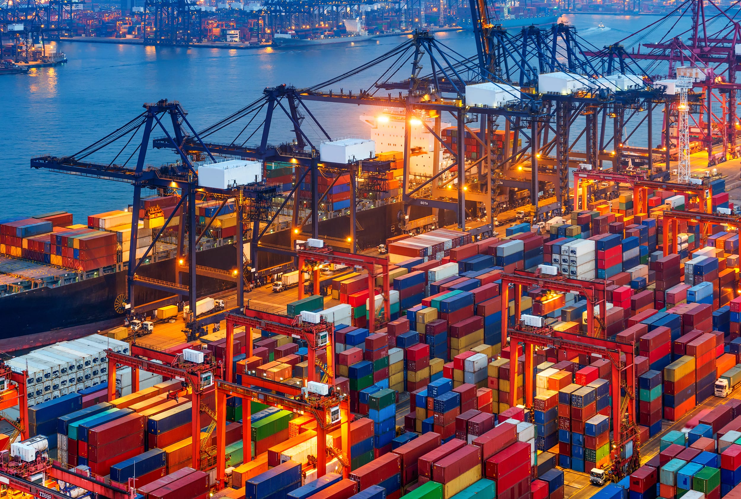industrial port with containers; Shutterstock ID 261748589; PO: GED Webseite; Job: 103/64119-133; Client: Bertelsmann Stiftung; Other: ST-NW, Erweiterte Premier-Lizenz